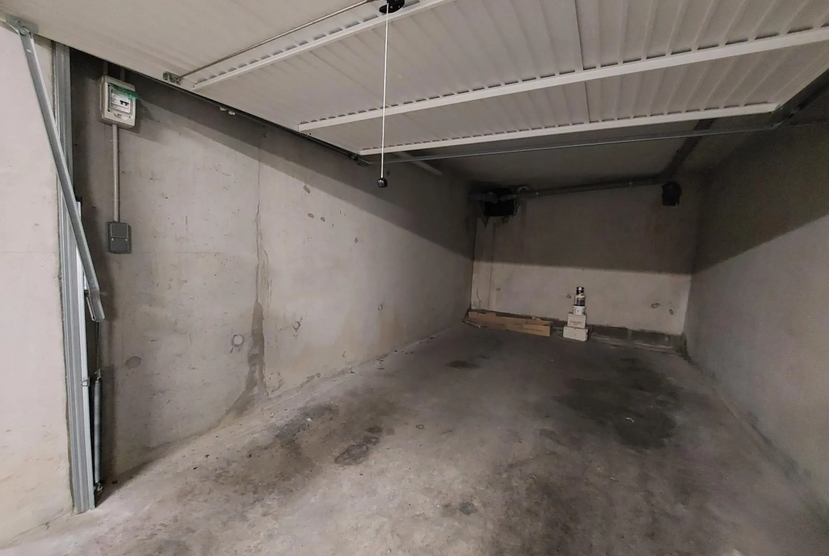 Garage souterrain de standing à vendre à Eybens - Protection et sécurité optimales 