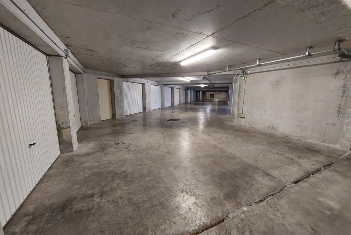Garage souterrain de standing à vendre à Eybens - Protection et sécurité optimales 