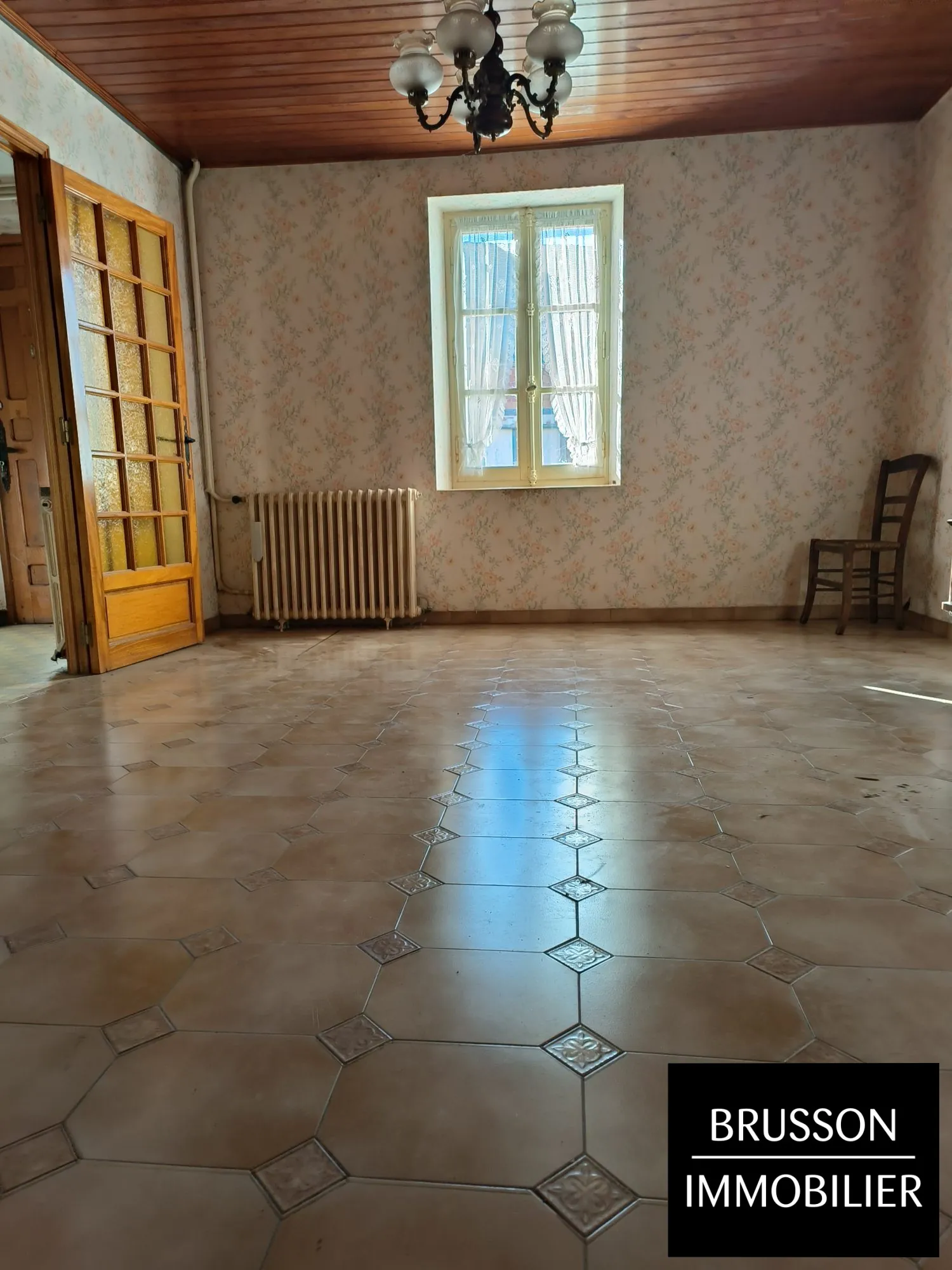 Maison individuelle à Burlats avec jardin et grand potentiel de rénovation 