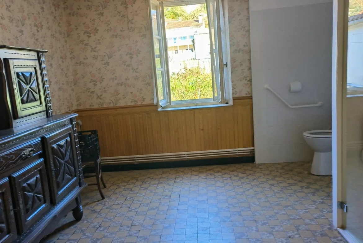 Maison individuelle à Burlats avec jardin et grand potentiel de rénovation 