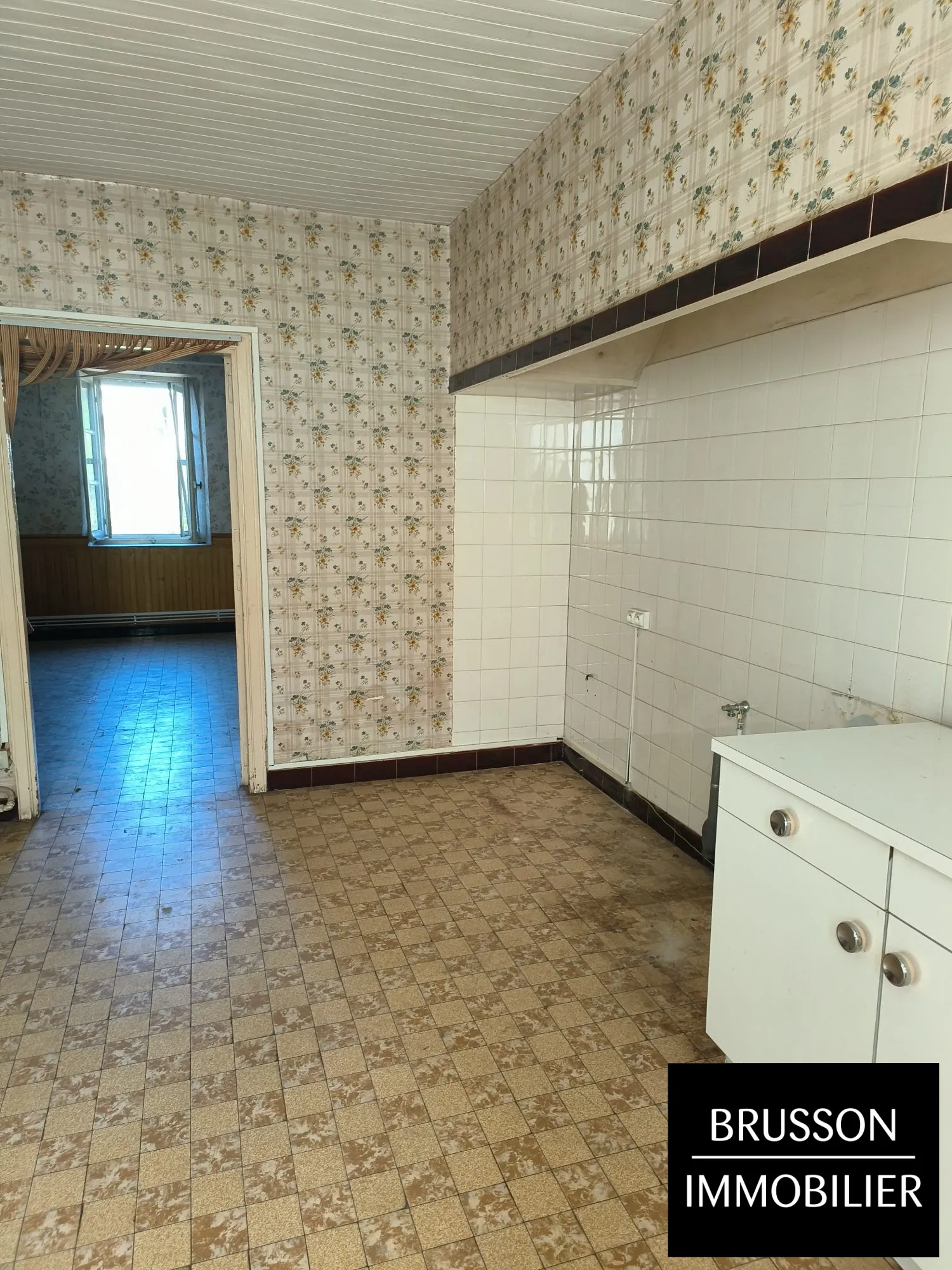 Maison individuelle à Burlats avec jardin et grand potentiel de rénovation 
