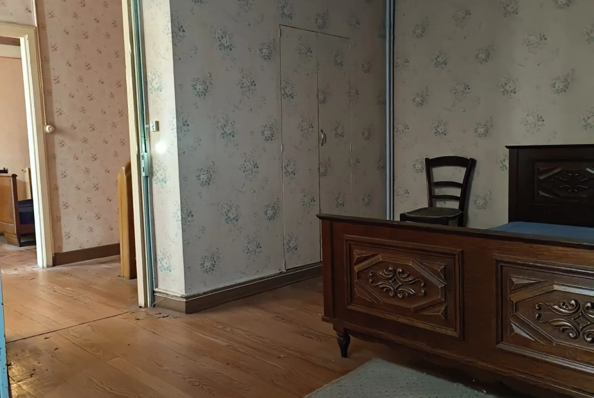 Maison individuelle à Burlats avec jardin et grand potentiel de rénovation 