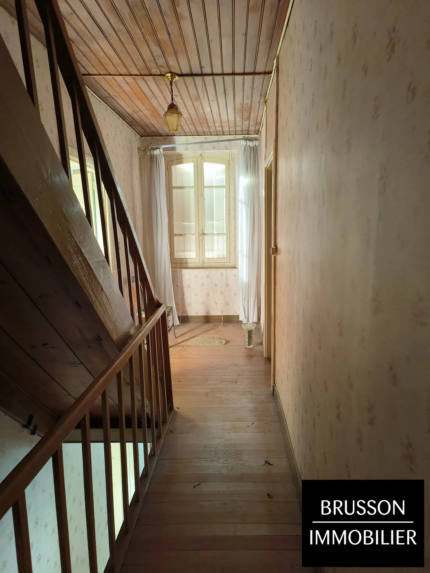 Maison individuelle à Burlats avec jardin et grand potentiel de rénovation 