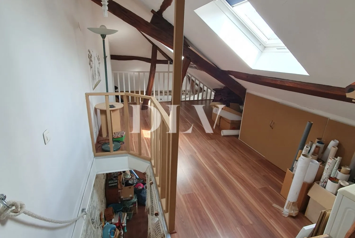 Charmant studio duplex de 42 m² à Fontainebleau, proche centre et commodités 