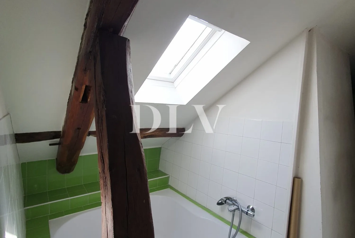 Charmant studio duplex de 42 m² à Fontainebleau, proche centre et commodités 