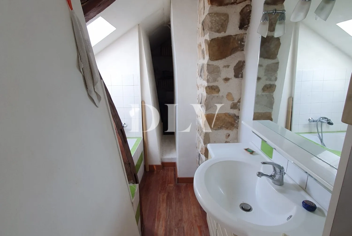 Charmant studio duplex de 42 m² à Fontainebleau, proche centre et commodités 