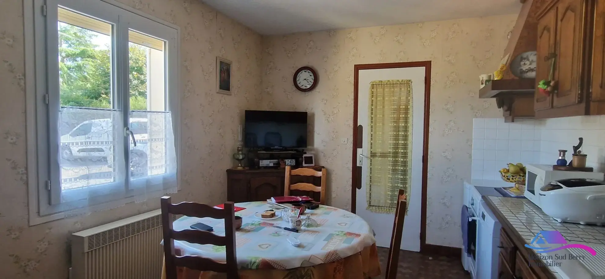Cuisine Pavillon pratique avec garage et grand terrain à Châteaumeillant 
