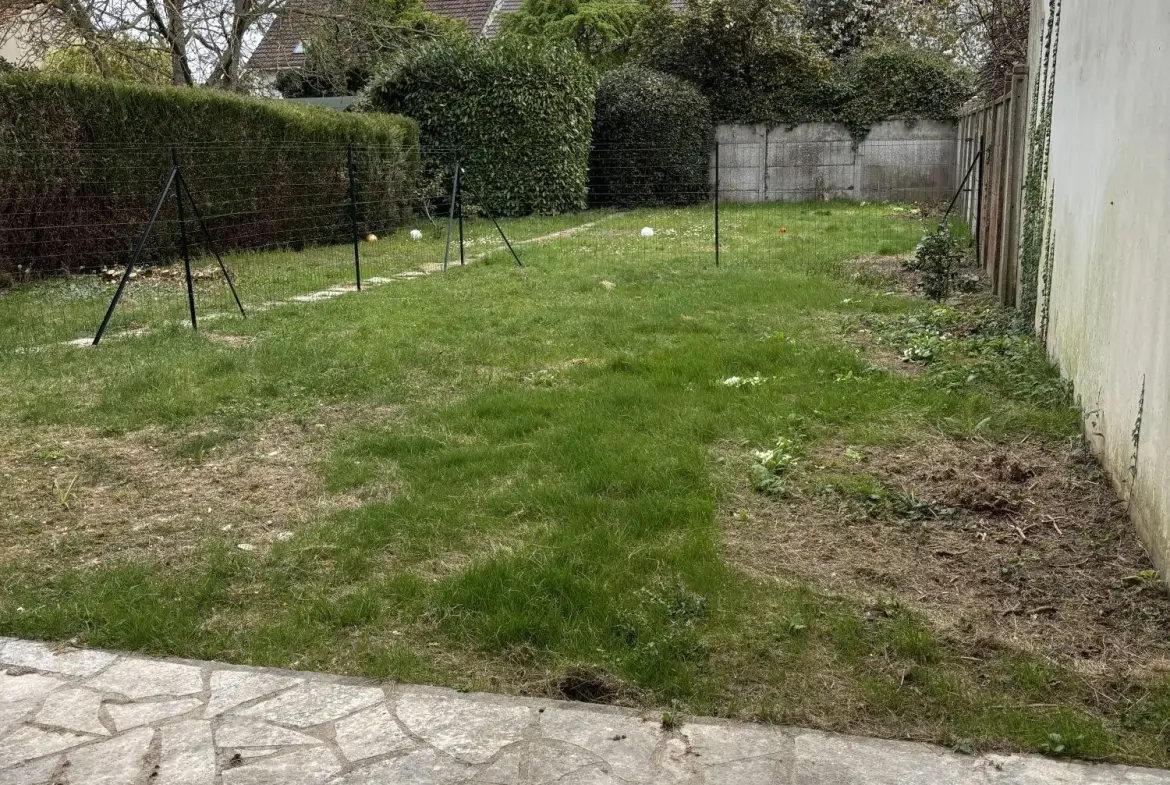 Appartement F3 avec jardin privatif à Lardy, faible charges, proche commodités 