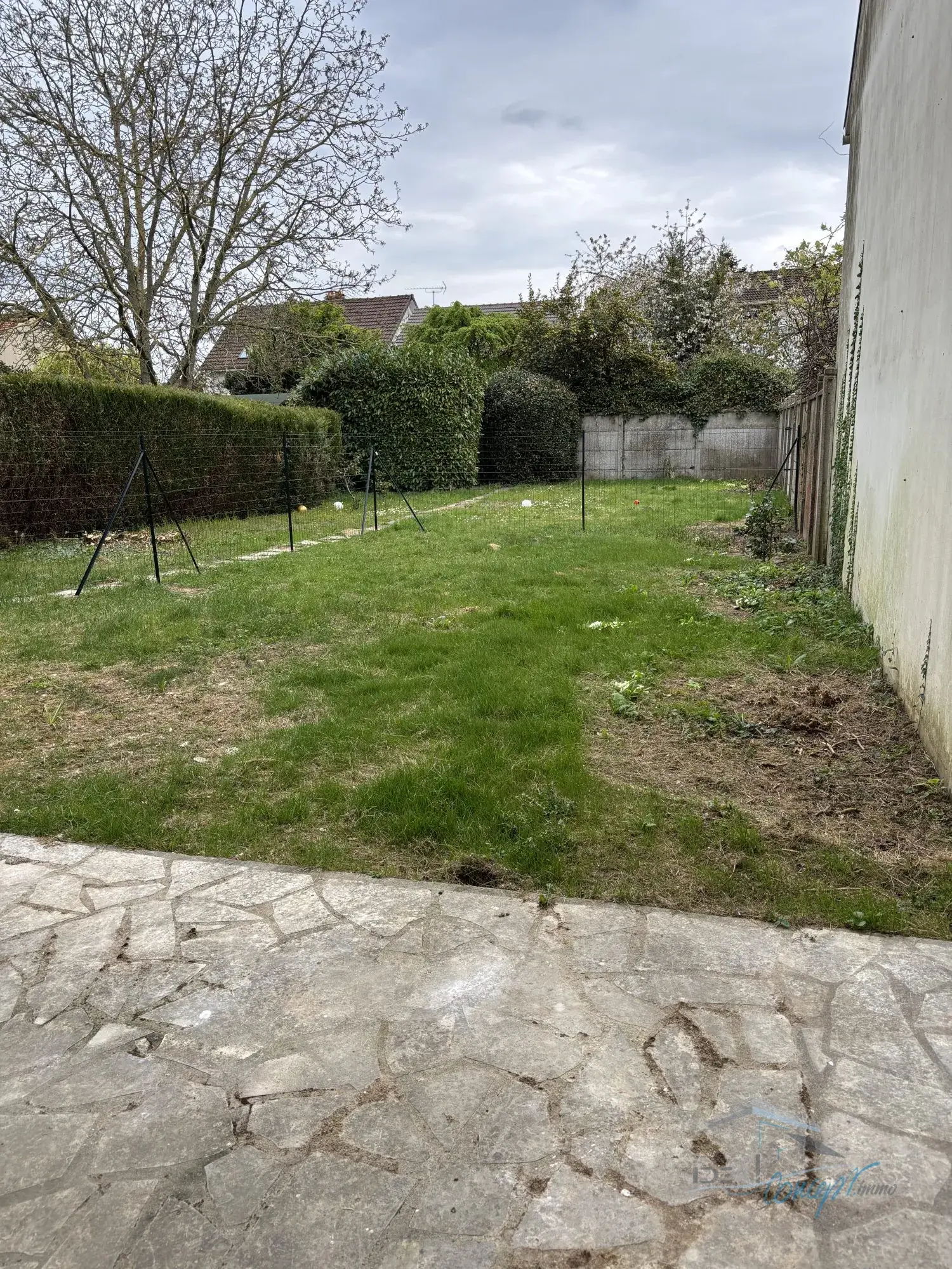 Appartement F3 avec jardin privatif à Lardy, faible charges, proche commodités 