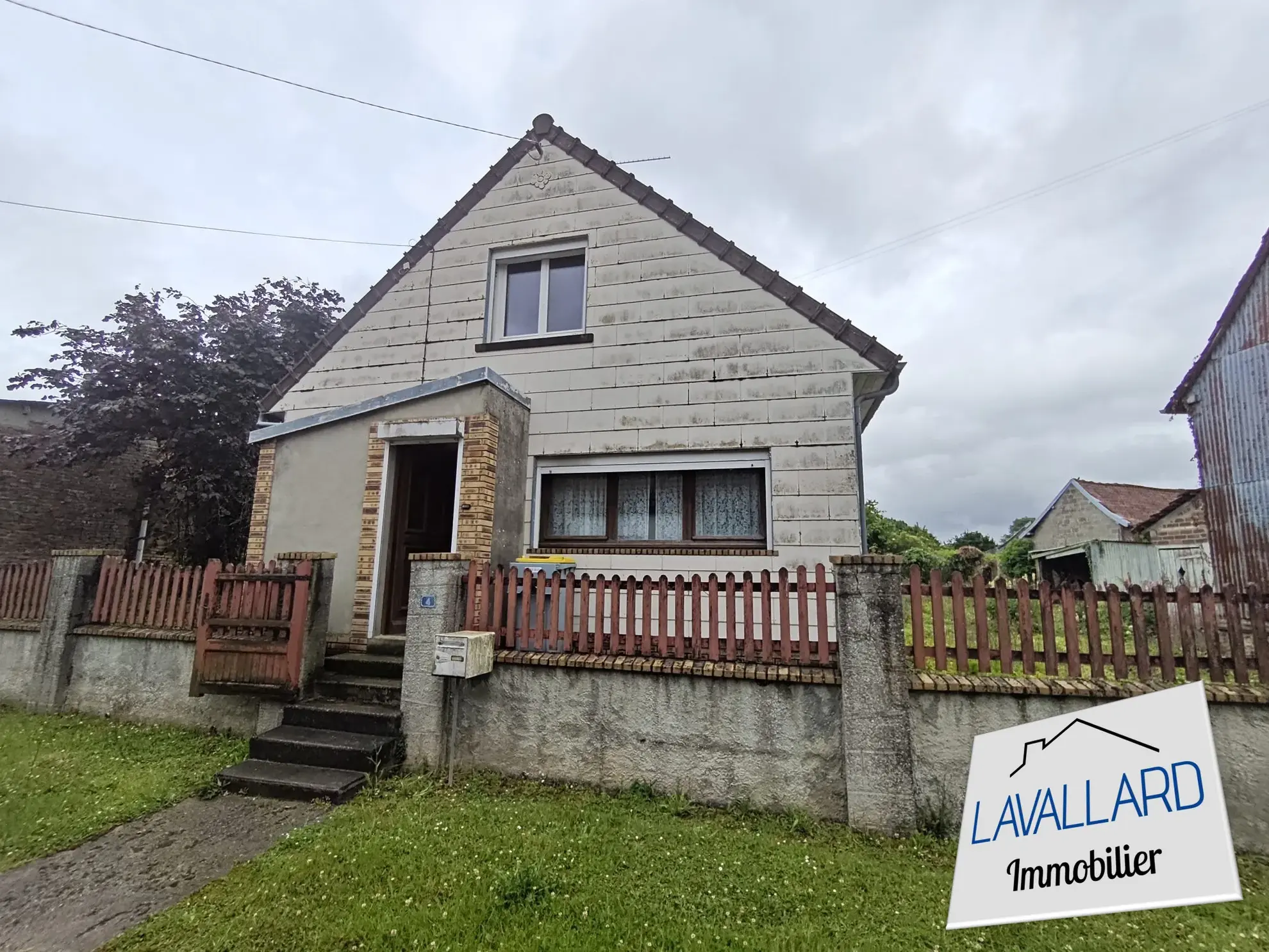 Maison à vendre à Prouville de 73 m² avec grand terrain et potentiel de rénovation 