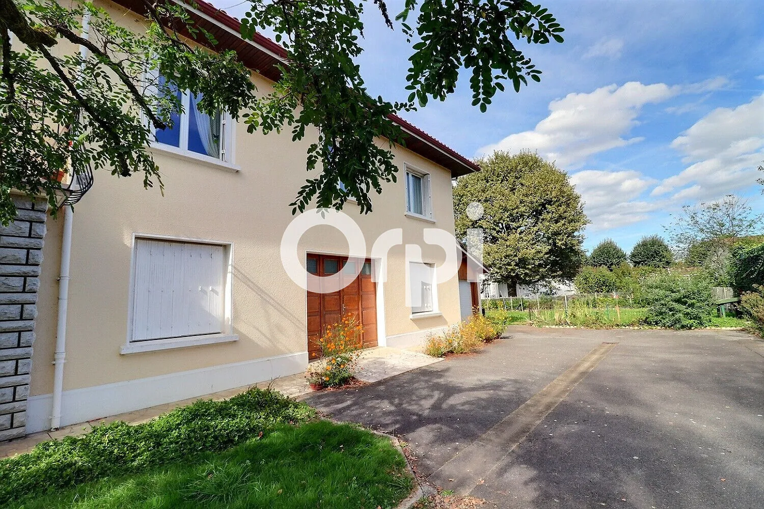 Maison à vendre à Idron de 123 m² avec grand terrain et garage 