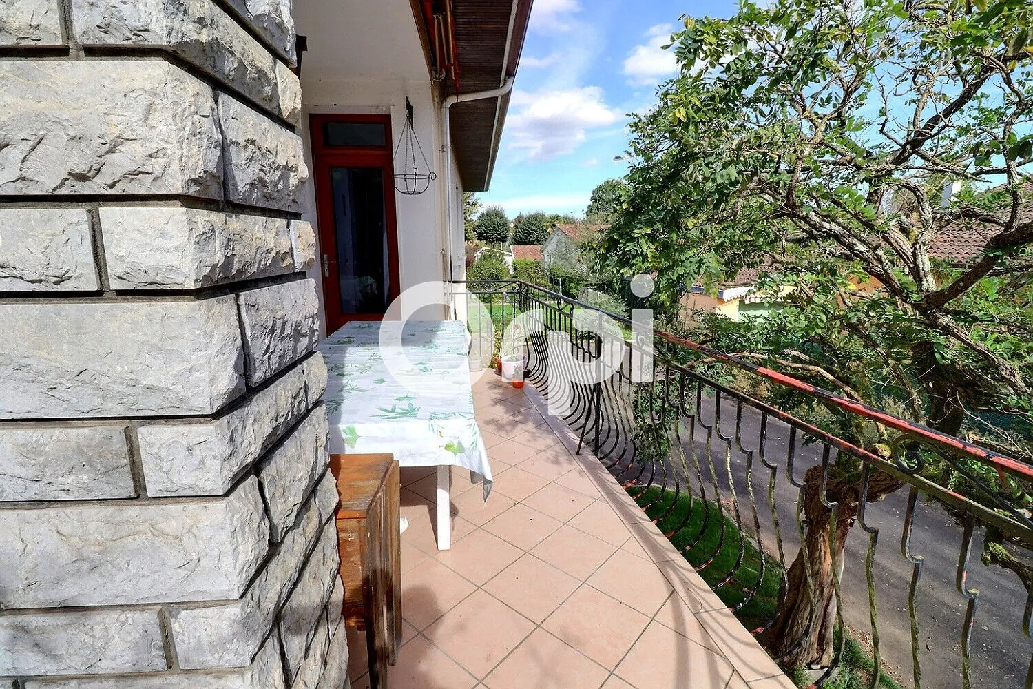 Maison à vendre à Idron de 123 m² avec grand terrain et garage 