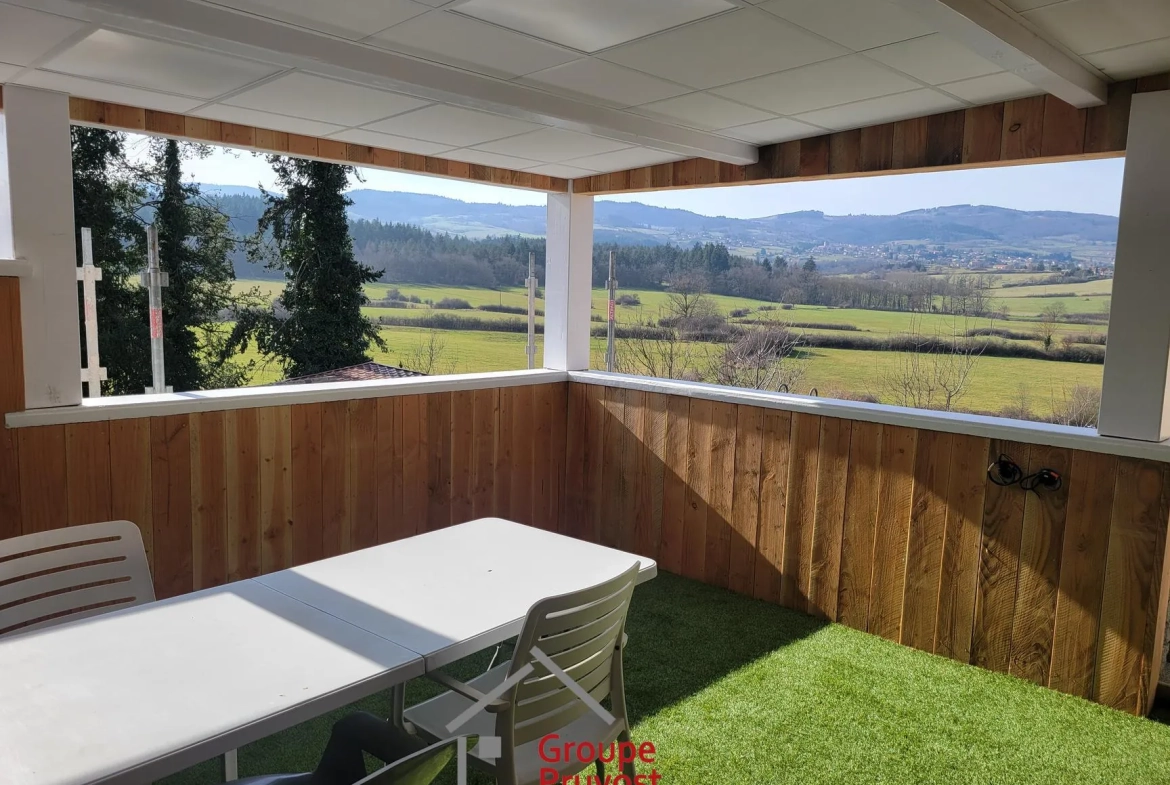 Magnifique maison rénovée de 150 m² avec 4 chambres, vue panoramique près de Roanne 