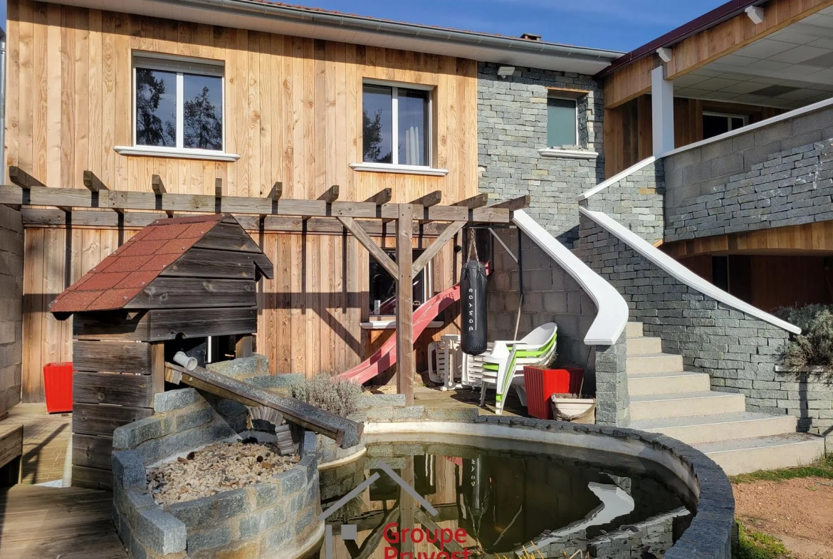 Magnifique maison rénovée de 150 m² avec 4 chambres, vue panoramique près de Roanne 