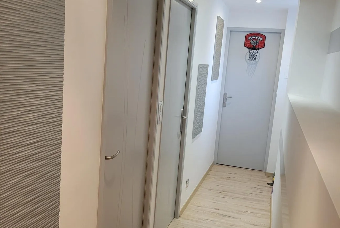 Magnifique maison rénovée de 150 m² avec 4 chambres, vue panoramique près de Roanne 