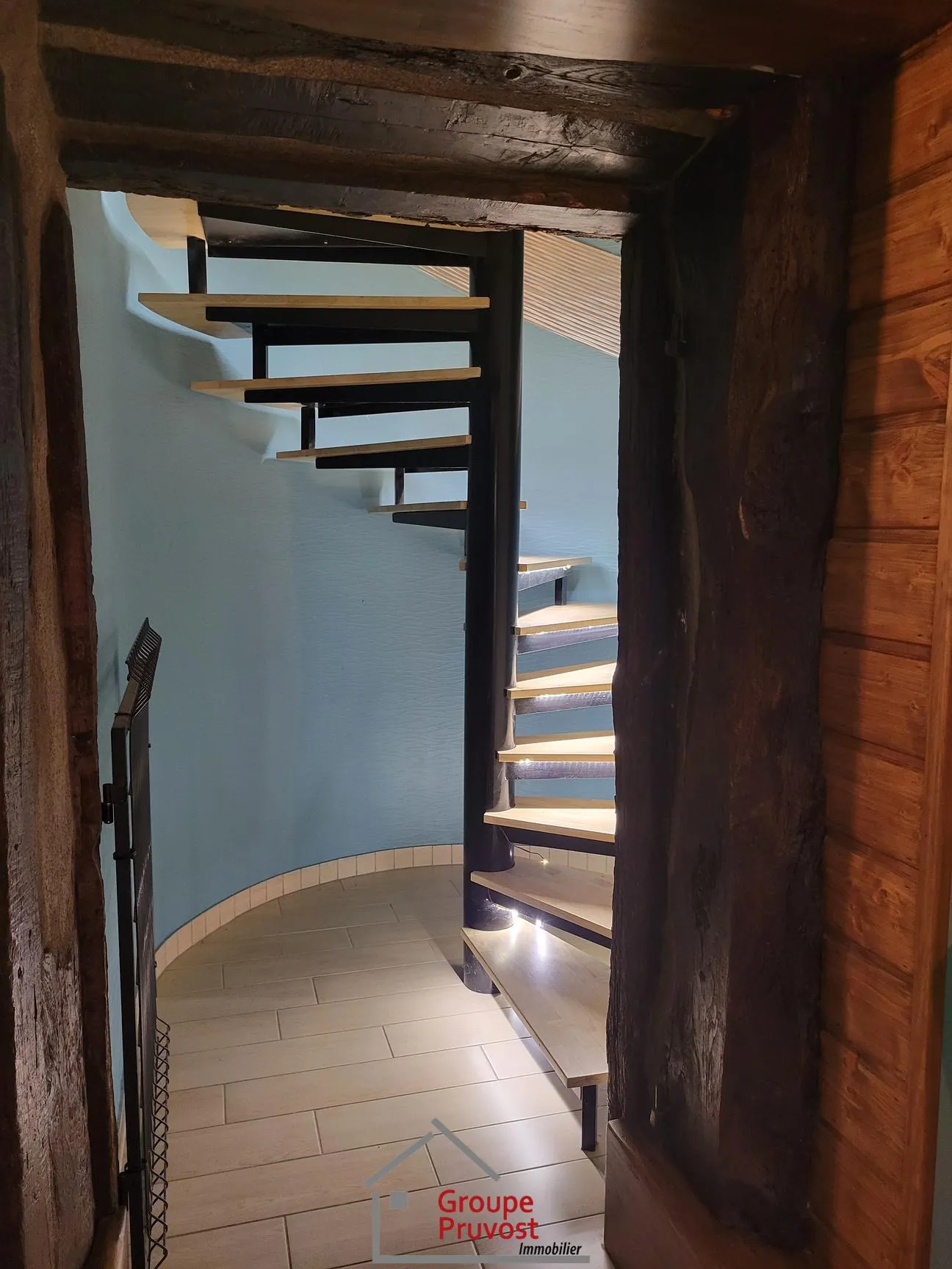 Magnifique maison rénovée de 150 m² avec 4 chambres, vue panoramique près de Roanne 