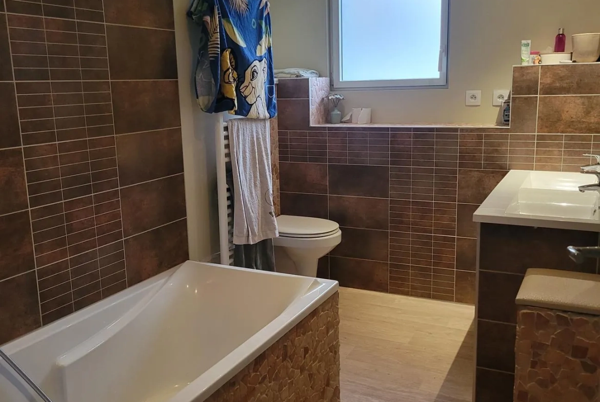Magnifique maison rénovée de 150 m² avec 4 chambres, vue panoramique près de Roanne 