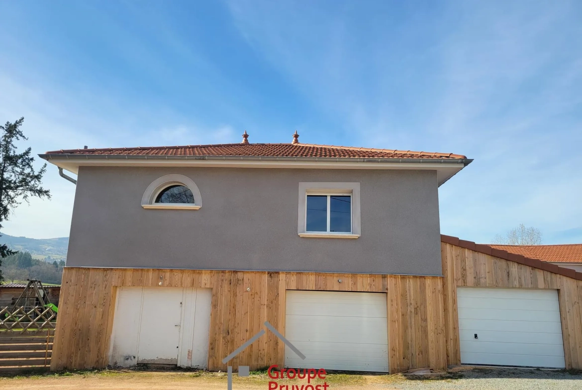 Magnifique maison rénovée de 150 m² avec 4 chambres, vue panoramique près de Roanne 