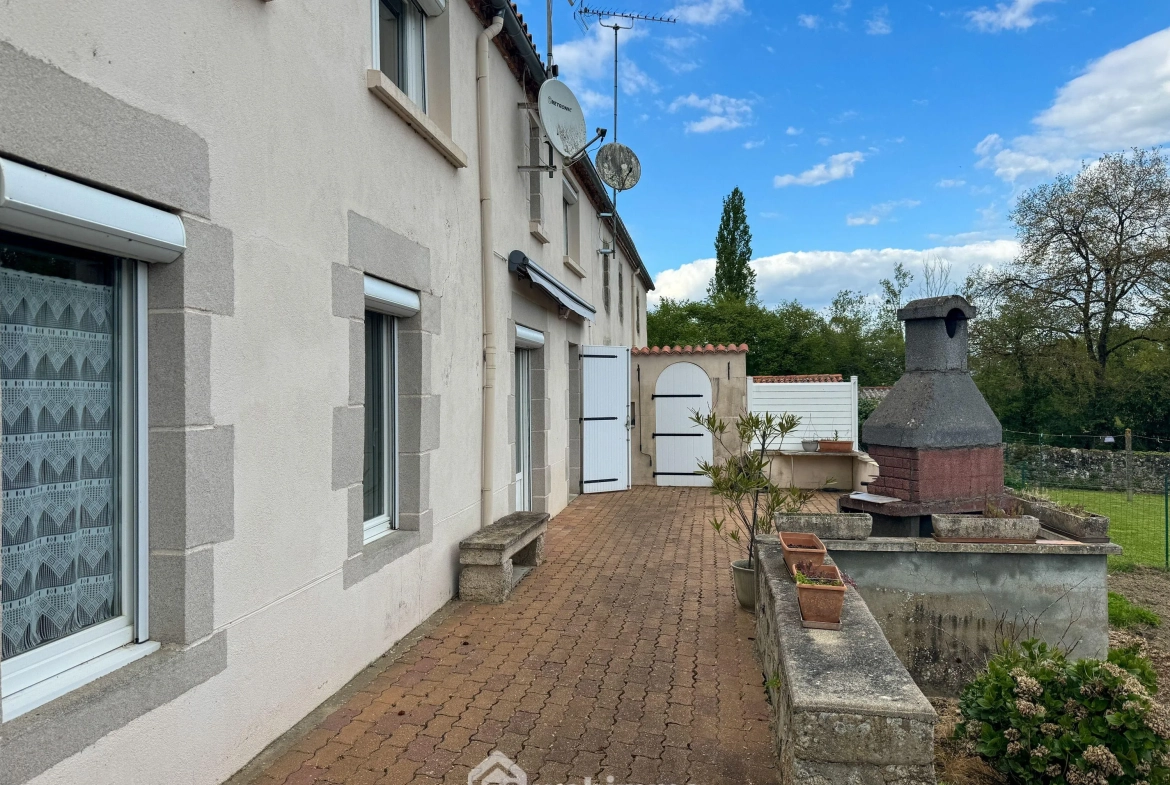 Maison en pierre à Sévremont avec jardin et garage - 116m² 