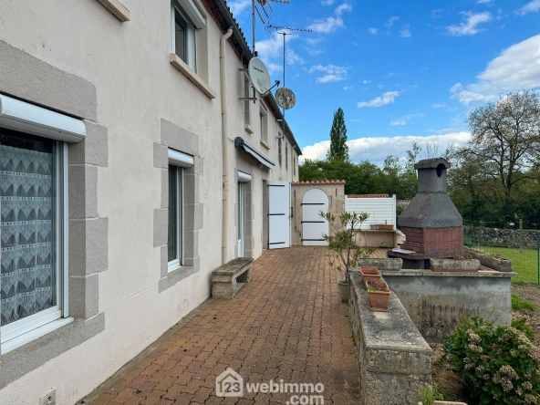 Maison en pierre à Sévremont avec jardin et garage - 116m²