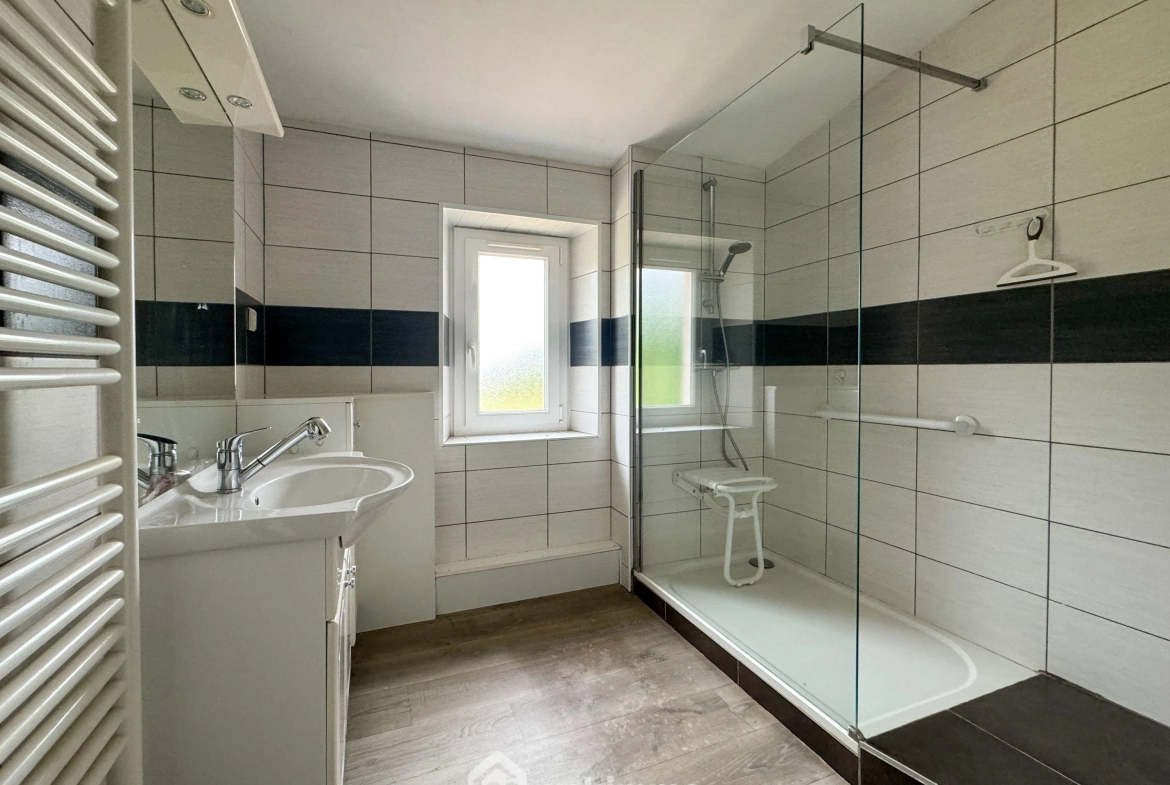 Maison en pierre à Sévremont avec jardin et garage - 116m² 