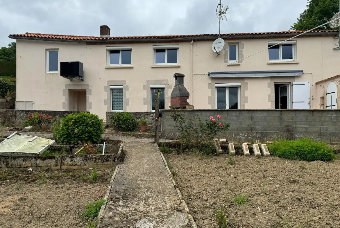 Maison en pierre à Sévremont avec jardin et garage - 116m² 