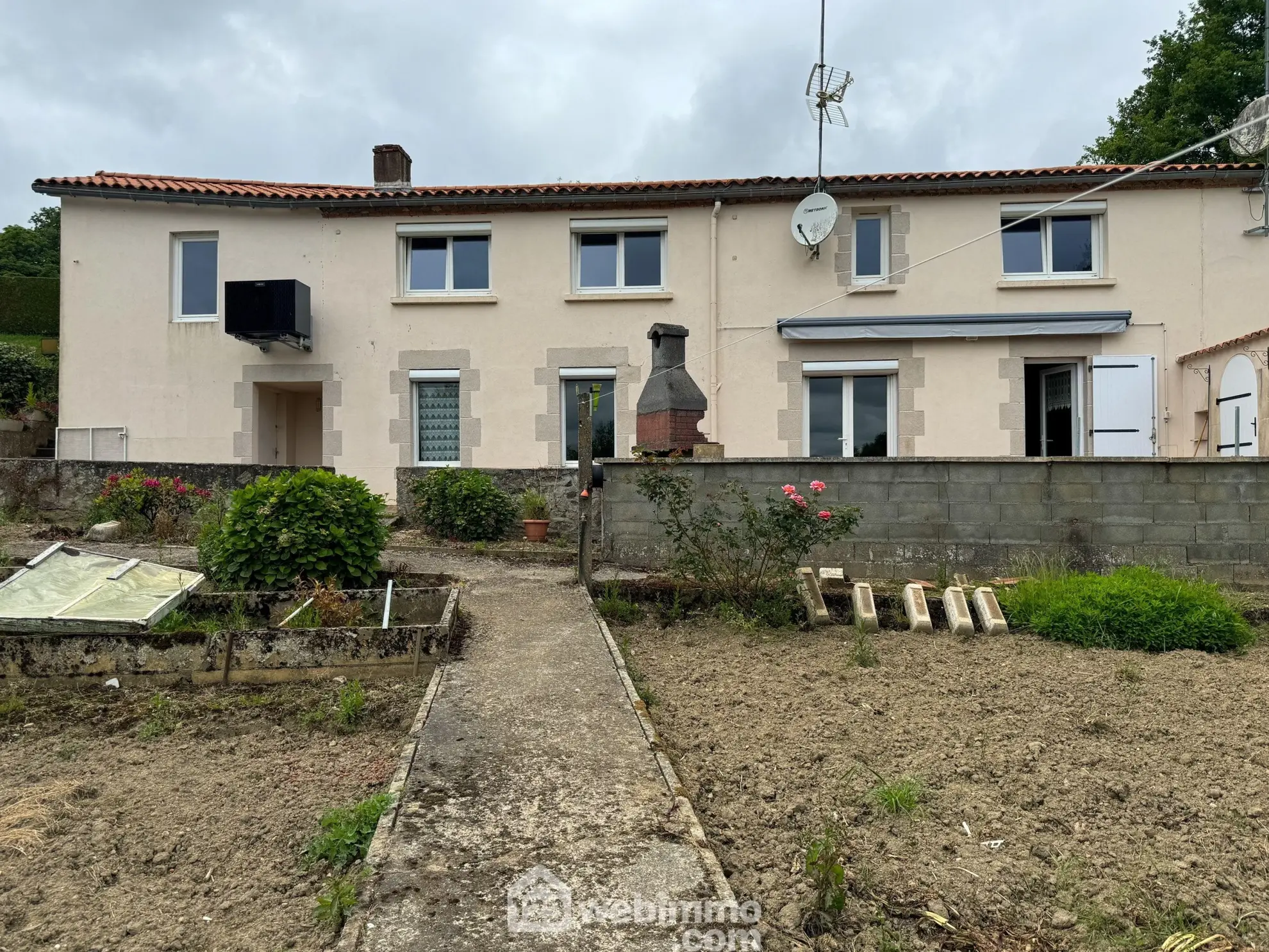 Maison en pierre à Sévremont avec jardin et garage - 116m² 