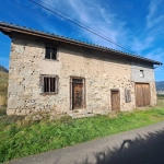 Grange à rénover avec potentiel d’habitation proche d’Ambert sur terrain de 1663 m²