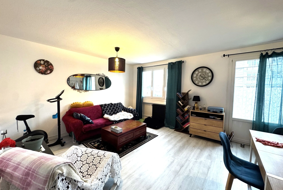 Appartement 4 pièces loué à Roanne proche centre, bon investissement 