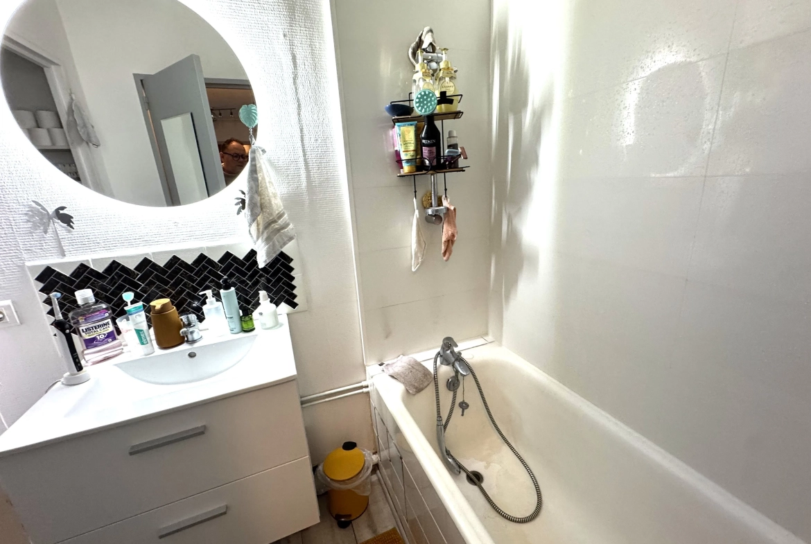 Appartement 4 pièces loué à Roanne proche centre, bon investissement 
