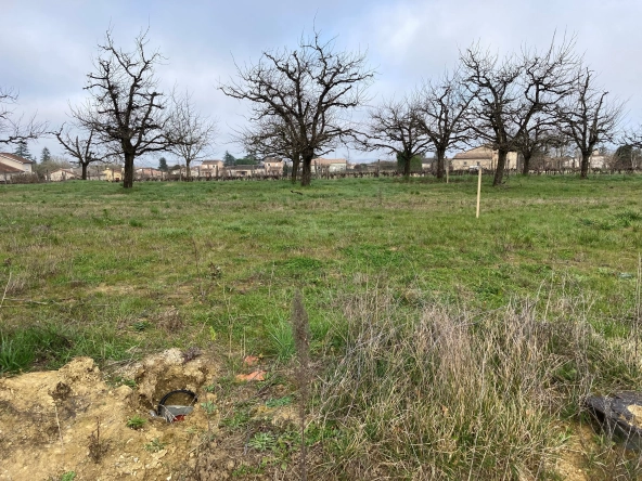 Terrain constructible de 759 m² à Lévignac-de-Guyenne - Secteur calme et résidentiel