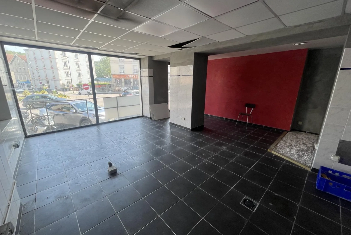 Murs commerciaux à Epinal - 51,66 m² avec cave et parking à vendre 