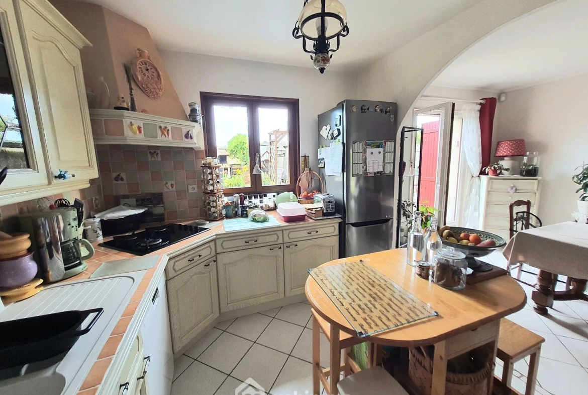 Maison à Écuelles de 116 m² avec terrasse, garage et 4 chambres 