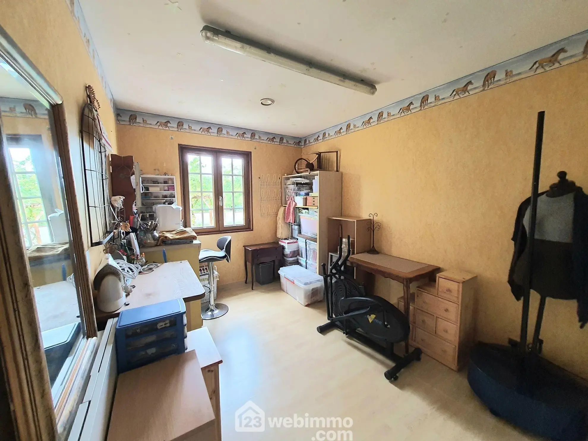 Maison à Écuelles de 116 m² avec terrasse, garage et 4 chambres 