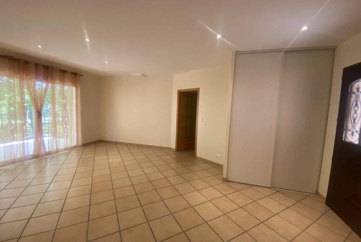 Maison de plain-pied à vendre à Villeneuve-sur-Vère, proche d'Albi, 105 m² avec jardin et dépendance 