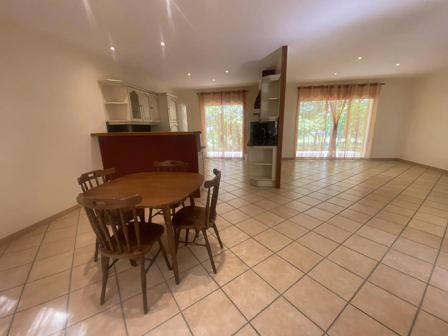 Maison de plain-pied à vendre à Villeneuve-sur-Vère, proche d'Albi, 105 m² avec jardin et dépendance 