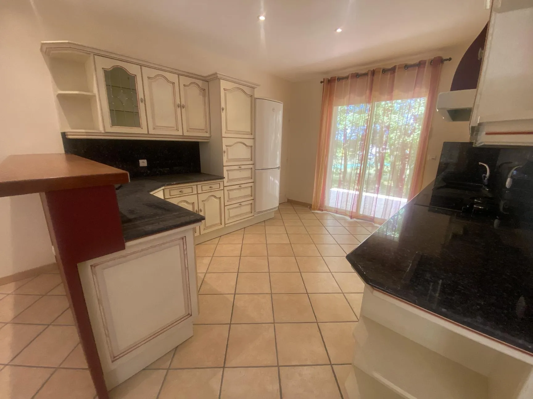 Maison de plain-pied à vendre à Villeneuve-sur-Vère, proche d'Albi, 105 m² avec jardin et dépendance 
