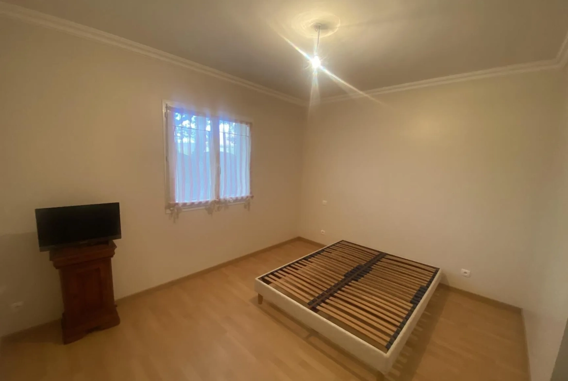 Maison de plain-pied à vendre à Villeneuve-sur-Vère, proche d'Albi, 105 m² avec jardin et dépendance 