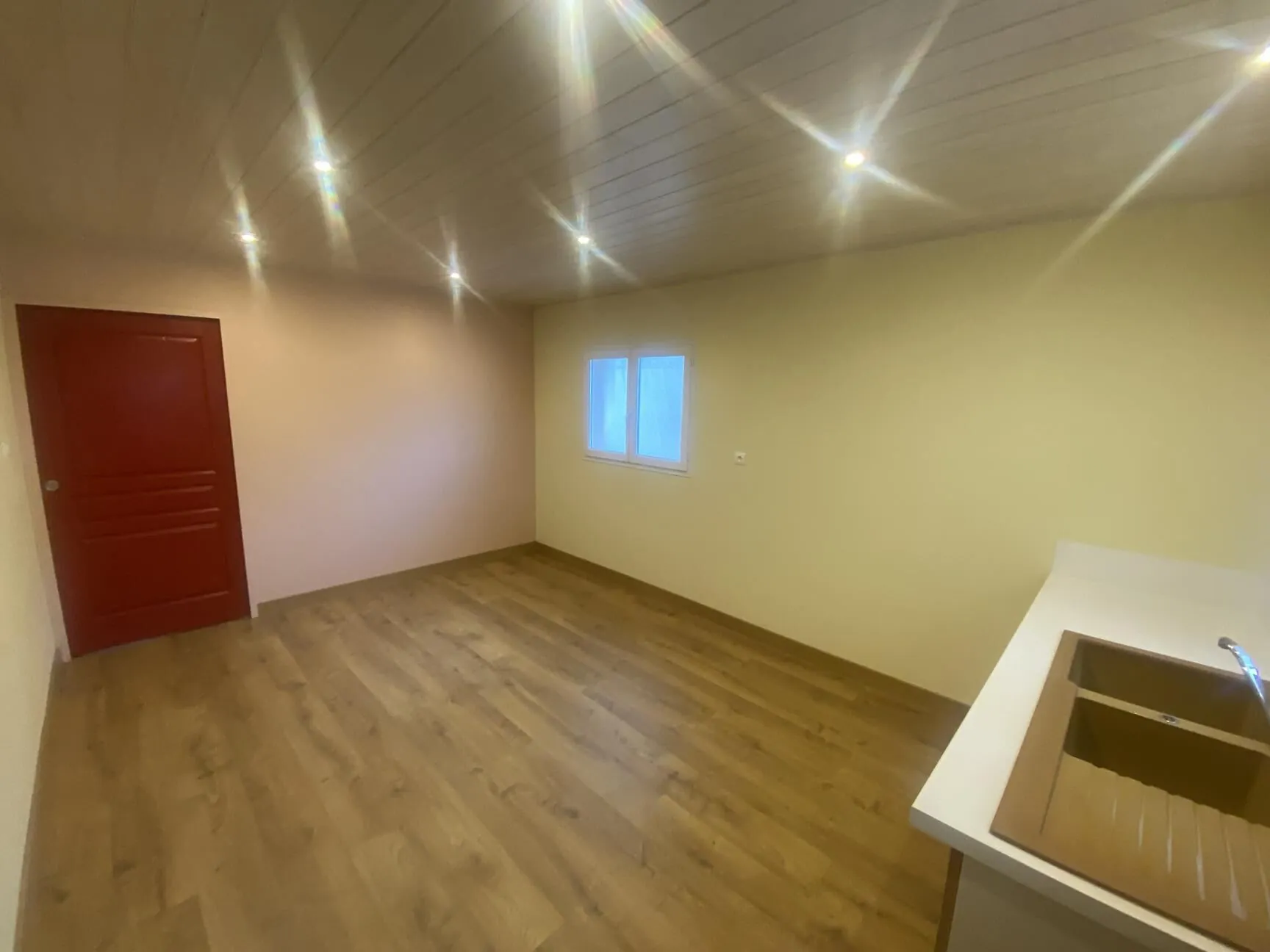 Maison de plain-pied à vendre à Villeneuve-sur-Vère, proche d'Albi, 105 m² avec jardin et dépendance 