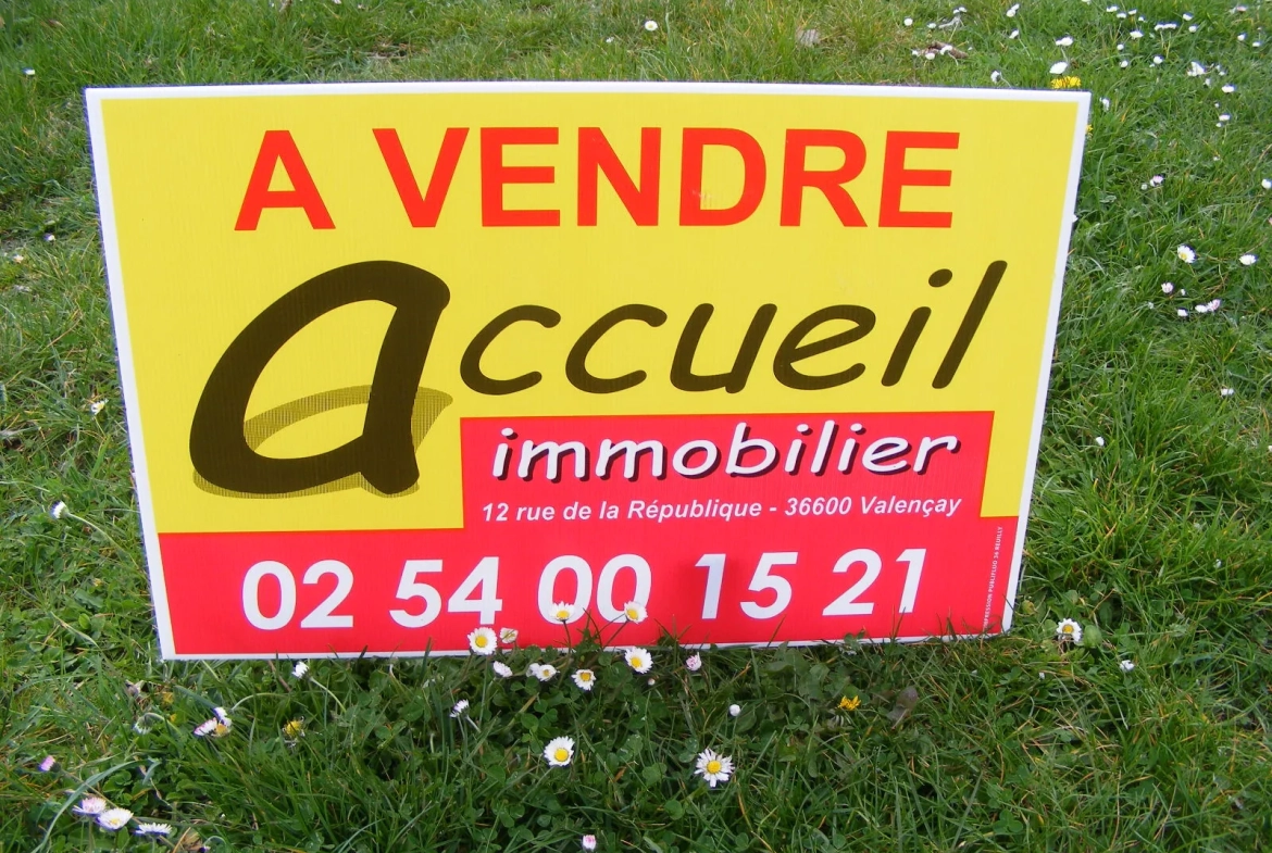 Terrain à bâtir plat avec vue sur la campagne à Luçay-le-Mâle – 24 000 EUR 