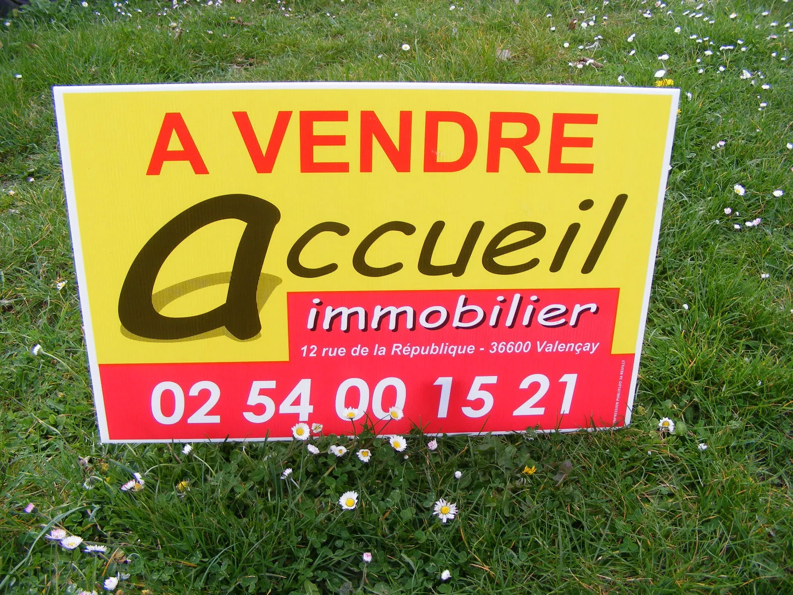 Terrain à bâtir plat avec vue sur la campagne à Luçay-le-Mâle – 24 000 EUR 