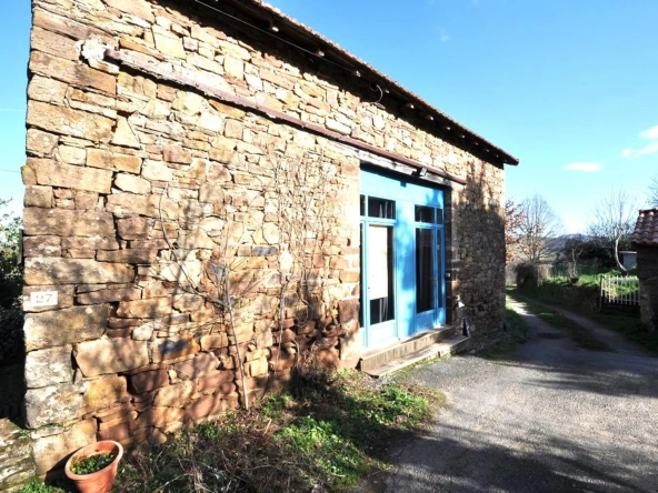 Maison en pierre rénovée avec jardin au calme près de Tarn et Aveyron
