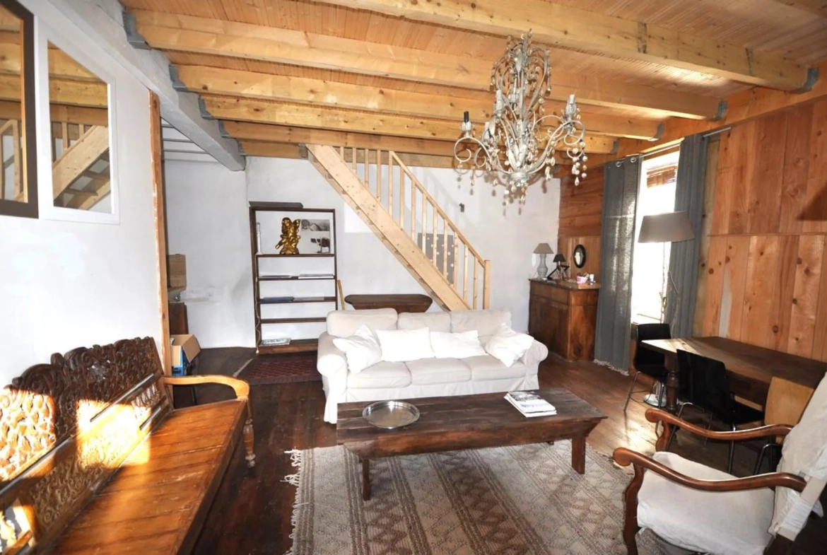 Maison en pierre rénovée avec jardin au calme près de Tarn et Aveyron 