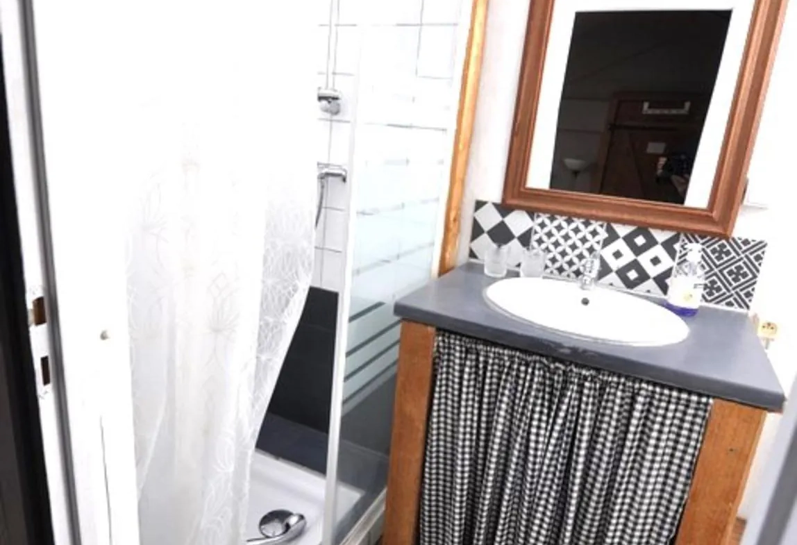 Maison en pierre rénovée avec jardin au calme près de Tarn et Aveyron 