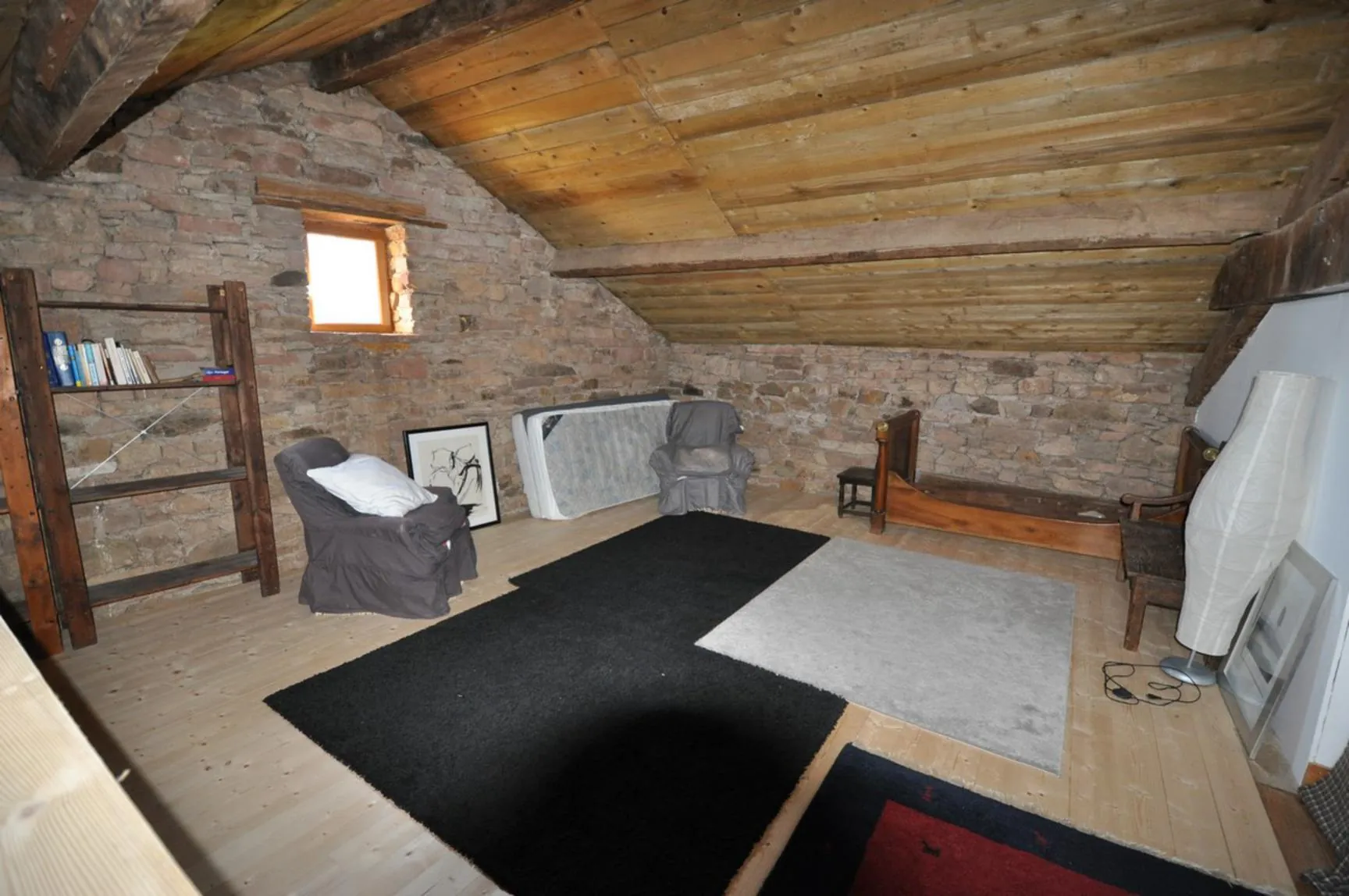 Maison en pierre rénovée avec jardin au calme près de Tarn et Aveyron 