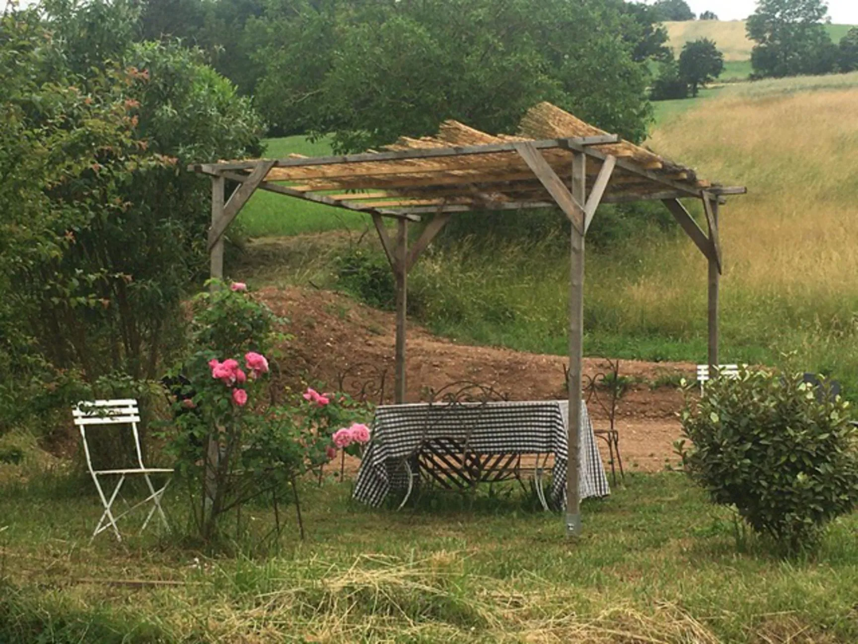 Maison en pierre rénovée avec jardin au calme près de Tarn et Aveyron 