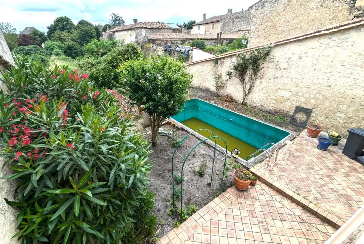 Vente maison de charme avec piscine et sauna à Rions, village médiéval 