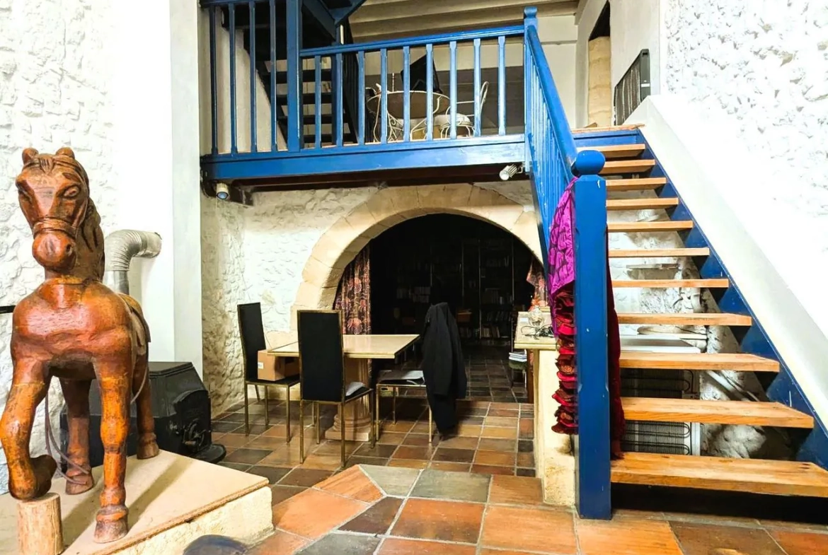 Vente maison de charme avec piscine et sauna à Rions, village médiéval 