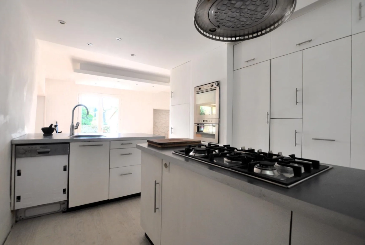 Vente maison de charme avec piscine et sauna à Rions, village médiéval 