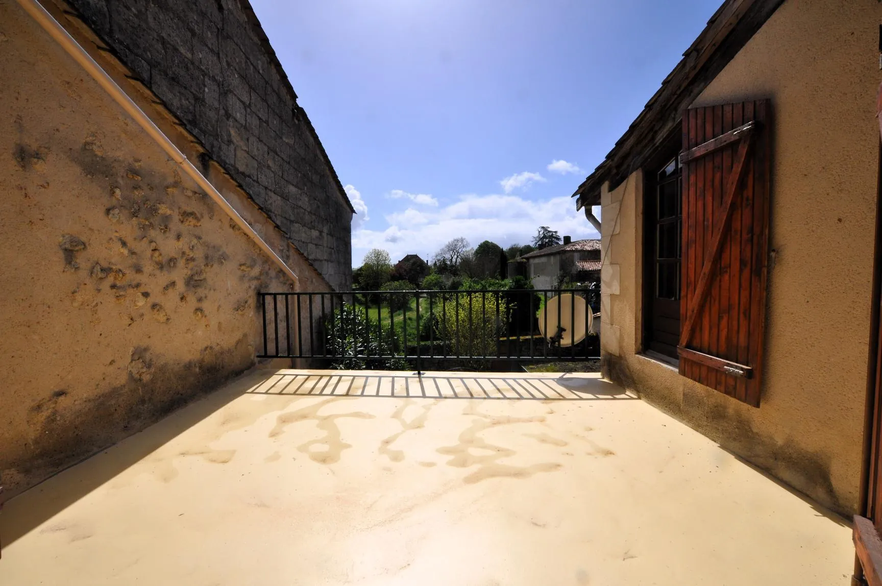 Vente maison de charme avec piscine et sauna à Rions, village médiéval 